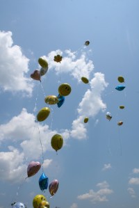 076